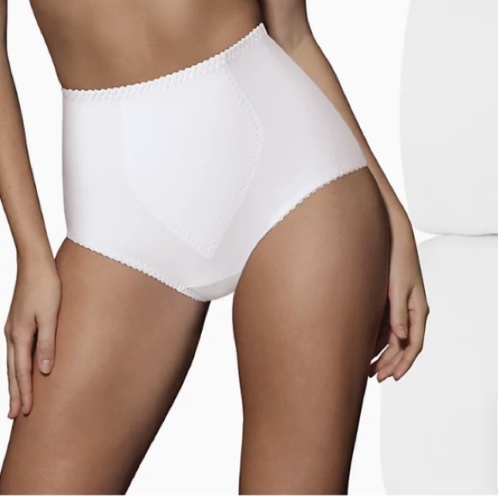 Bali 2 Pack Light Control Smoothing Cottony Briefs Style# 8037 Size M NWT
